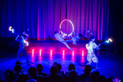 LEDアクト